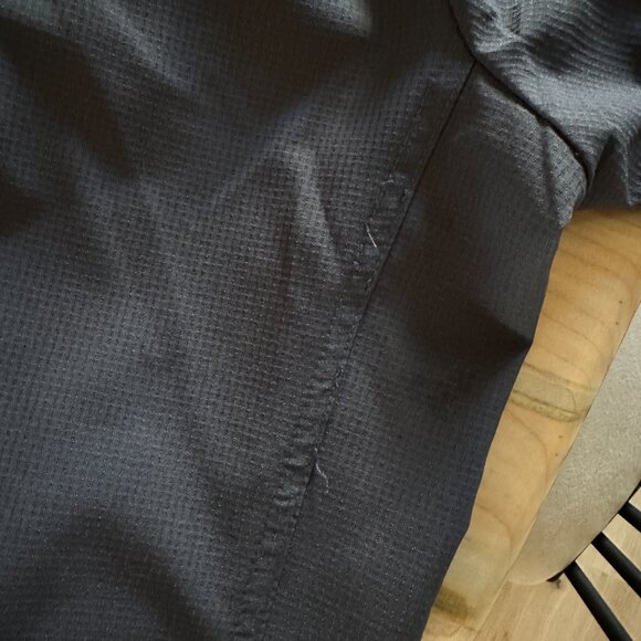 *4Flex 2 Pocket V-Neck Scrub Top by Greentown - Picture 6 of 6